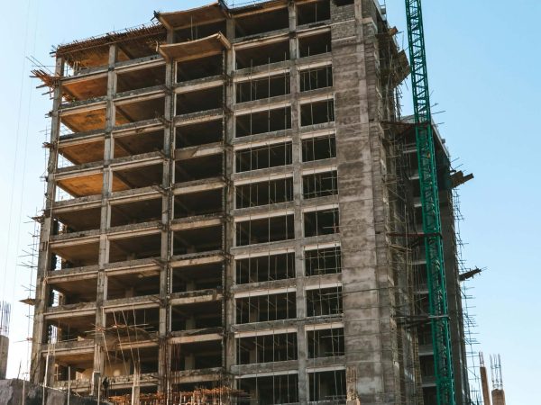 Con el soporte de IAPA, asesoramos desarrolladoras guatemaltecos en proyectos de inversión extranjera y expansión hacia mercados centroamericanos, optimizando estructuras legales y fiscales internacionales.