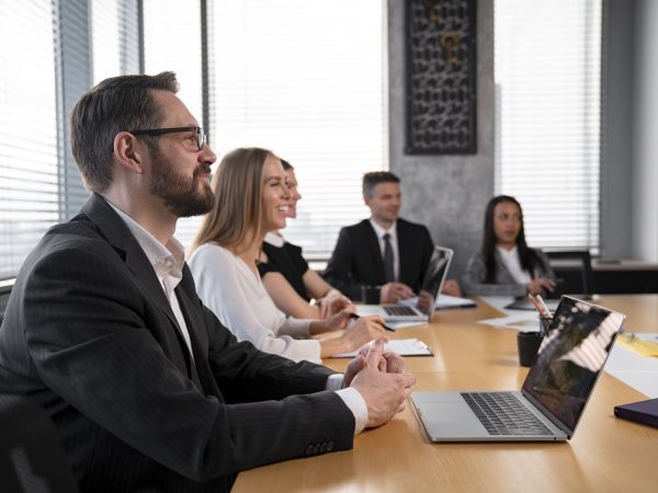 Las empresas familiares en Guatemala requieren planeación patrimonial, sucesión y gobierno corporativo para asegurar continuidad y crecimiento.